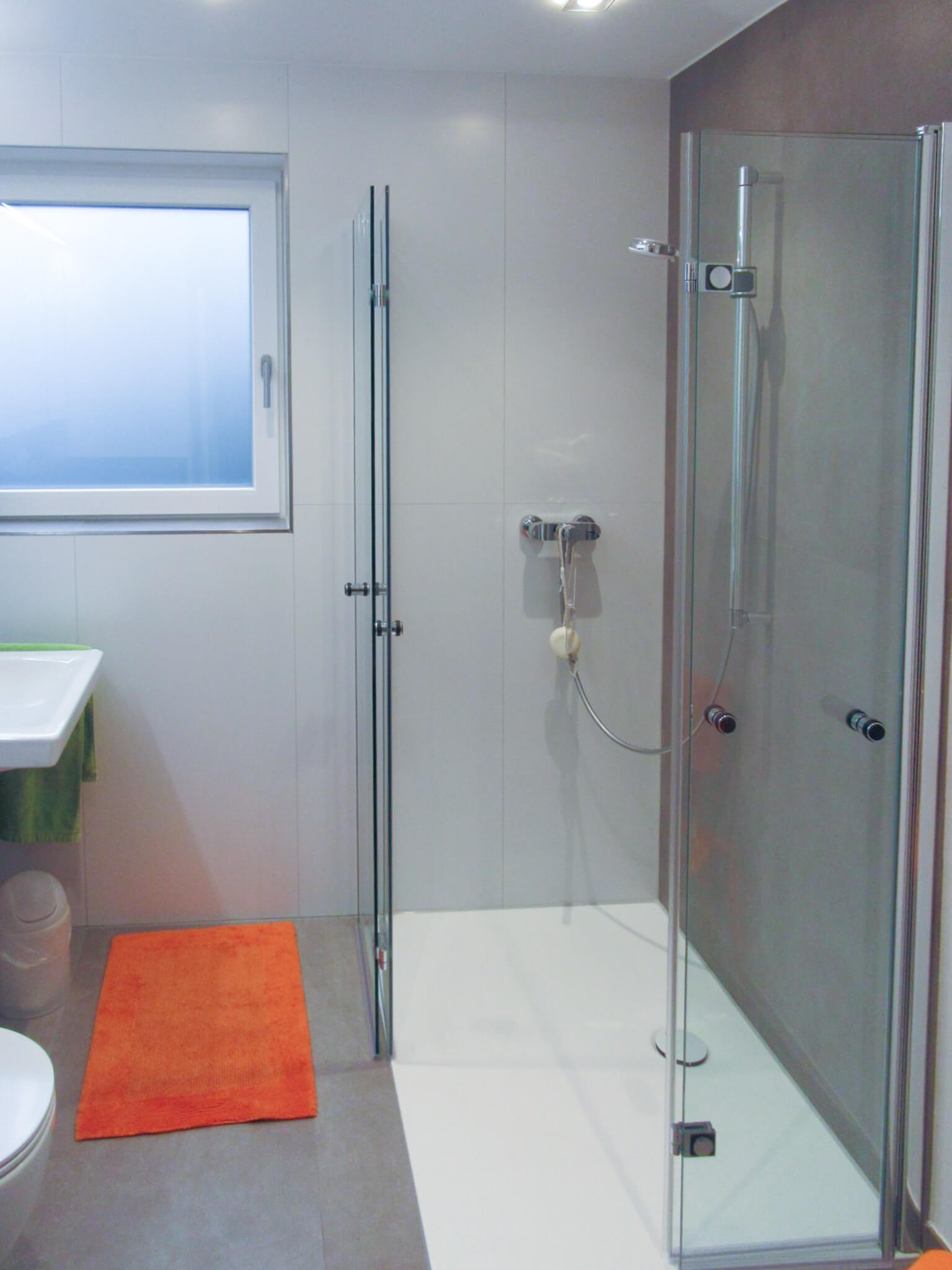 Barrierefreie Komplettbadsanierung und modernisierung Gäste WC in Jesingen 1